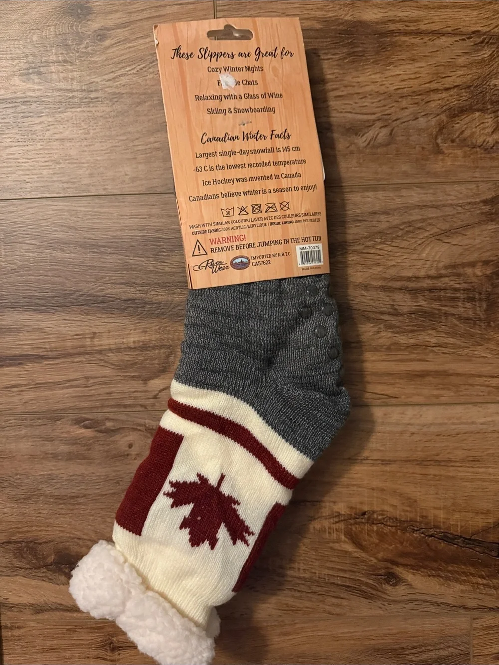 Men’s Grey and Cream Maple-Accent Slipper Socks